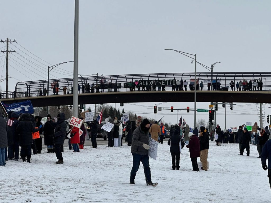 january 2026 ice protest south elgin 02