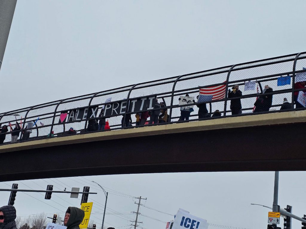 january 2026 ice protest south elgin 06